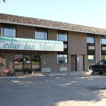 Cedar Inn Ллойдмінстер Екстер'єр фото